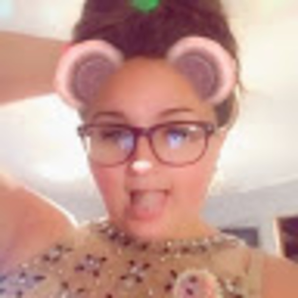 Meet your Posher, Chloe